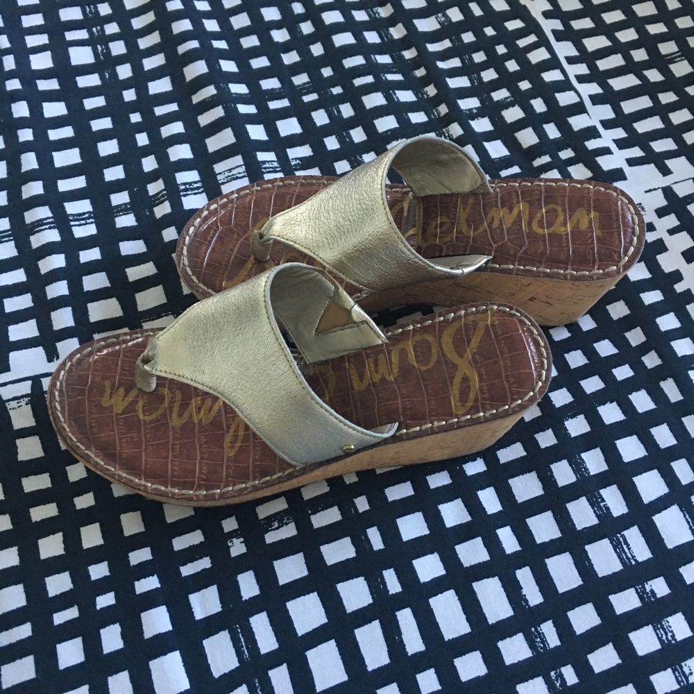 Very elegant and comfortable gold sandals